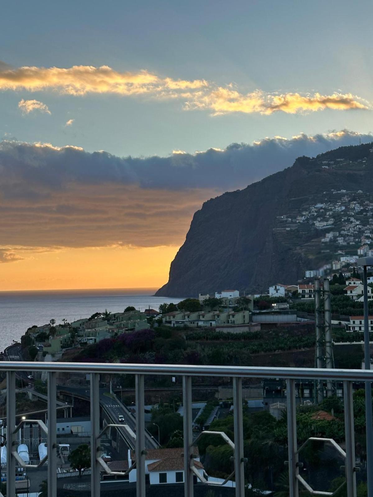 Oasis Suites - Funchal Exterior photo
